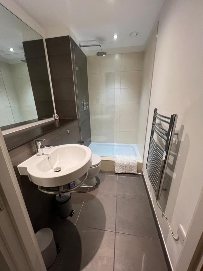 Bigkings Stylish 2 Bedroom Apartment With Free On Street Parking 맨체스터 외부 사진